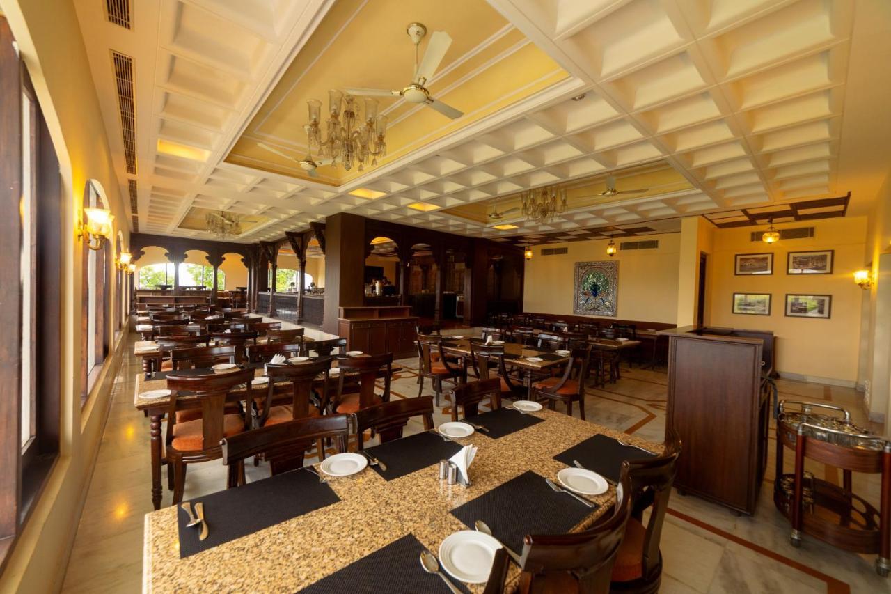 Hotel Hilltop Palace Udaipur Esterno foto