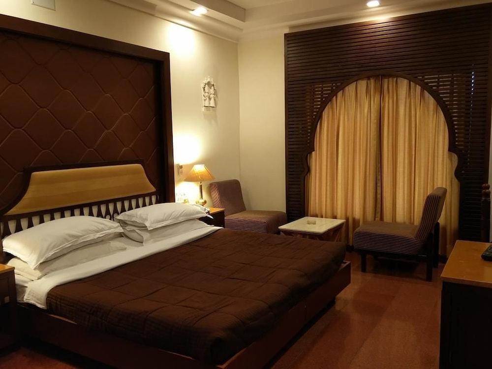 Hotel Hilltop Palace Udaipur Esterno foto