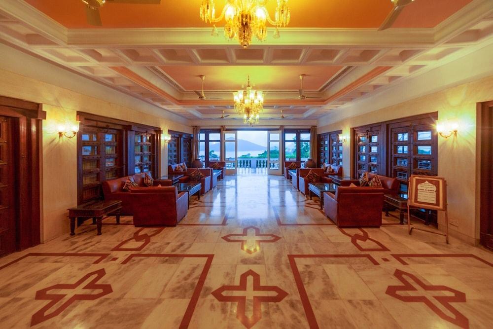 Hotel Hilltop Palace Udaipur Esterno foto