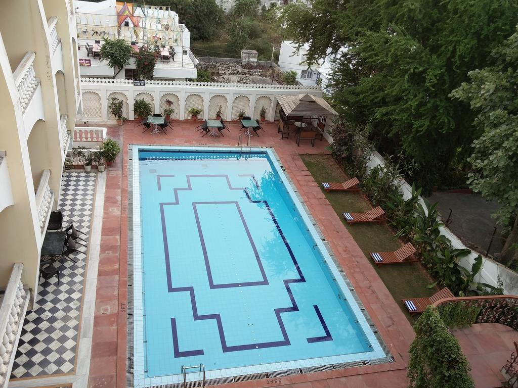Hotel Hilltop Palace Udaipur Esterno foto