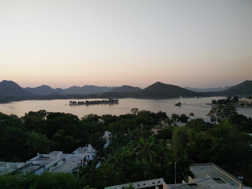 Hotel Hilltop Palace Udaipur Esterno foto