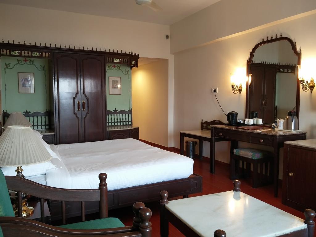 Hotel Hilltop Palace Udaipur Esterno foto