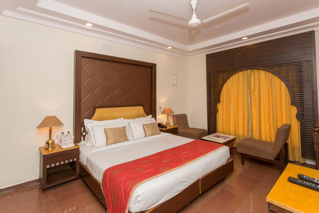 Hotel Hilltop Palace Udaipur Esterno foto